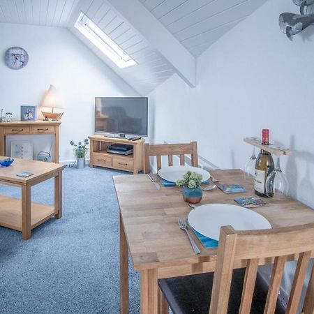 St Julians View - 1 Bedroom Apartment - Tenby Kültér fotó
