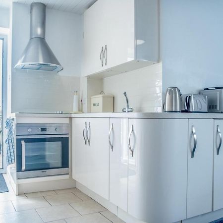 St Julians View - 1 Bedroom Apartment - Tenby Kültér fotó