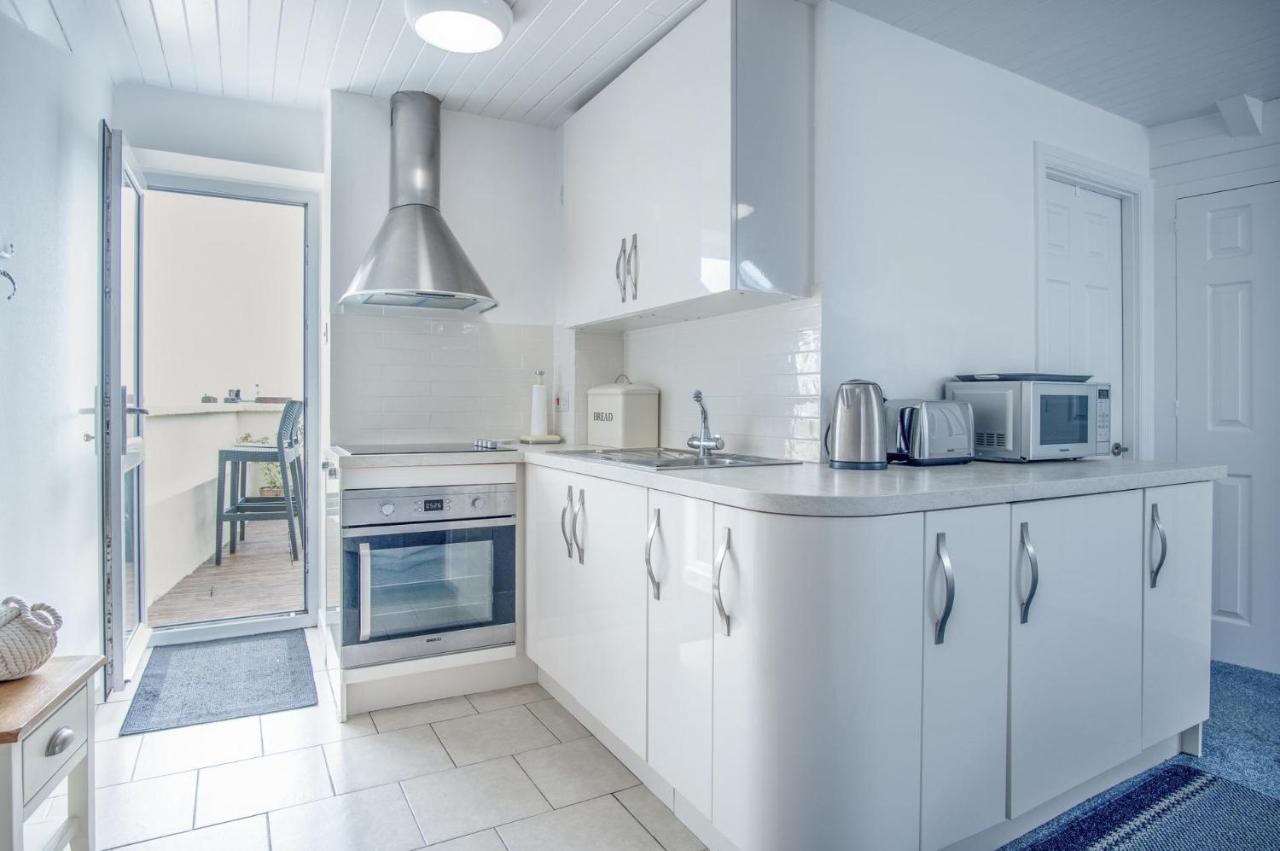 St Julians View - 1 Bedroom Apartment - Tenby Kültér fotó